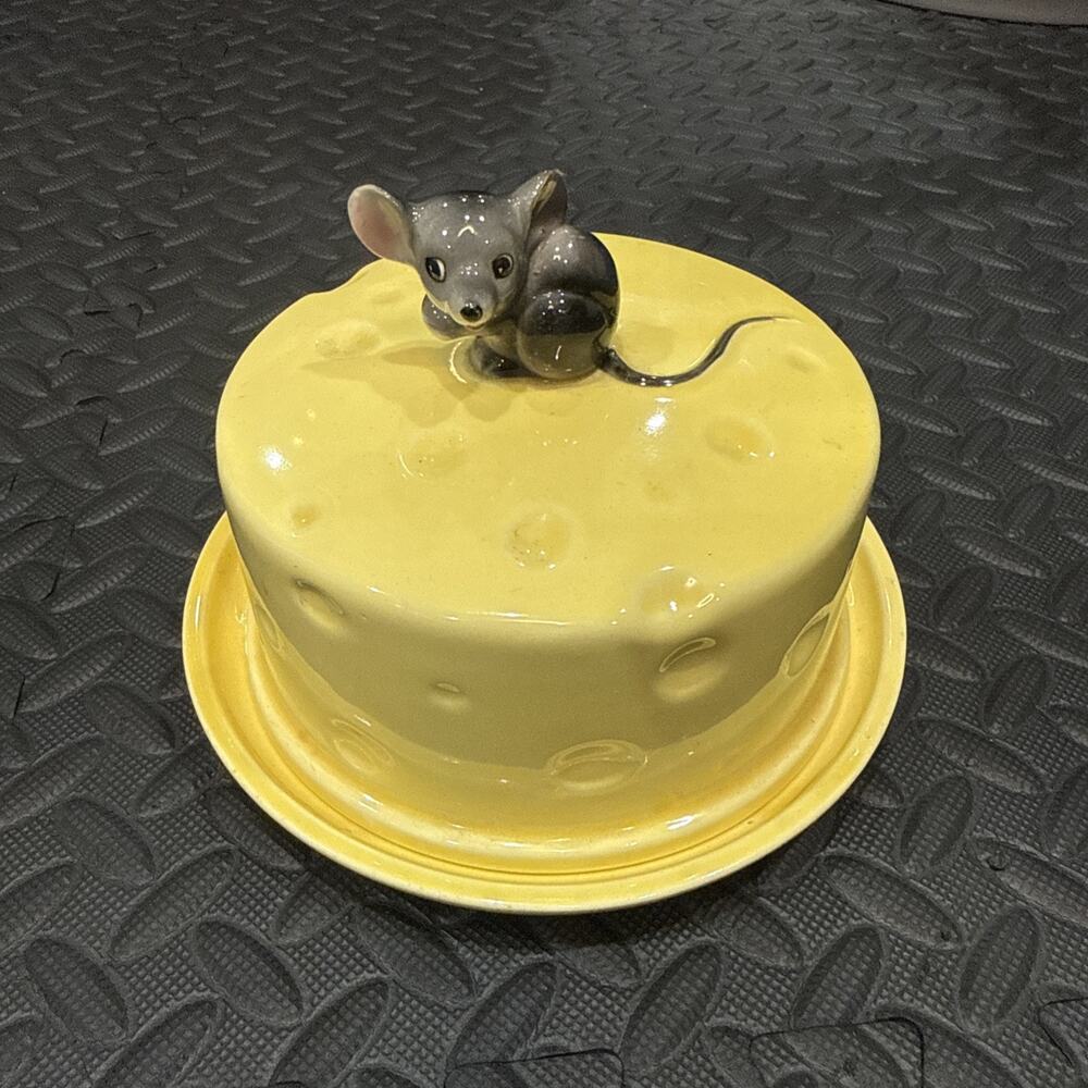Vintage MCM Kitsch Lefton Covered Cheese Dish w Gray Mouse Ceramic Yellow Cloche